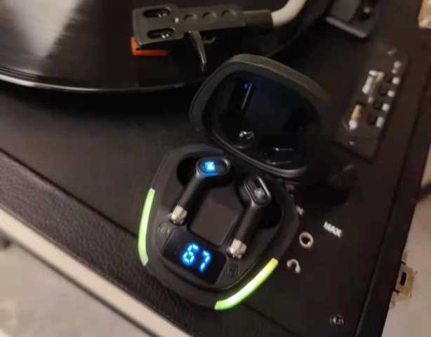 HIFI音质音乐与超低延迟游戏兼备，来自西圣游戏蓝牙耳机