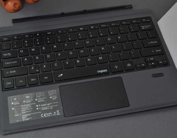 配件太贵 平替超原装 微软Surface另类玩法 雷柏蓝牙键盘XK200S